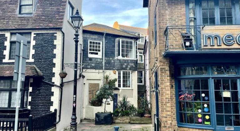 Apartment | Close to Brighton Palace Pier | Beach nearby | Pets are welcome — photo 4