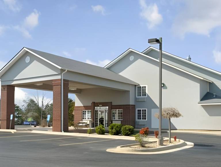 Days Inn by Wyndham Mountain Home in Mountain Home, AR