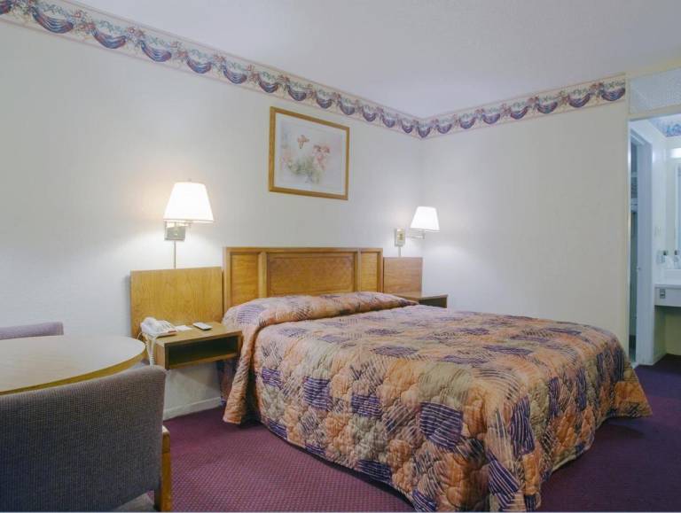 Americas Best Value Inn Loudon Lenoir City — photo 5