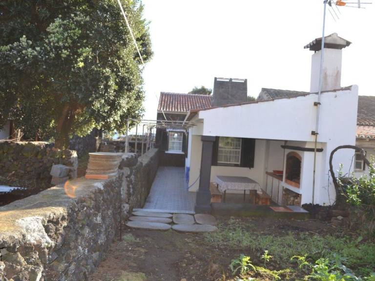 Haus Douce Mer in Angra do Heroismo