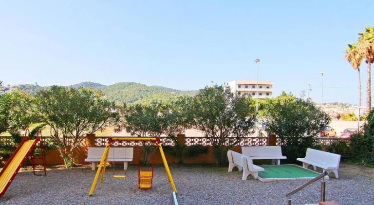 Holiday apartment with pool — photo 5