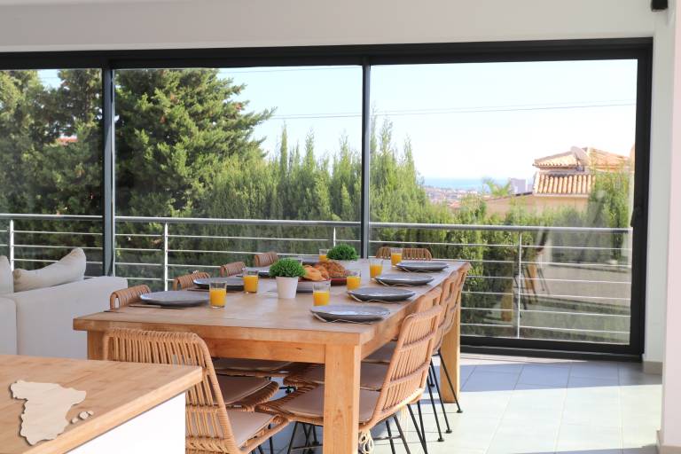 Villa with garden, grill & private pool | Beach view — photo 2