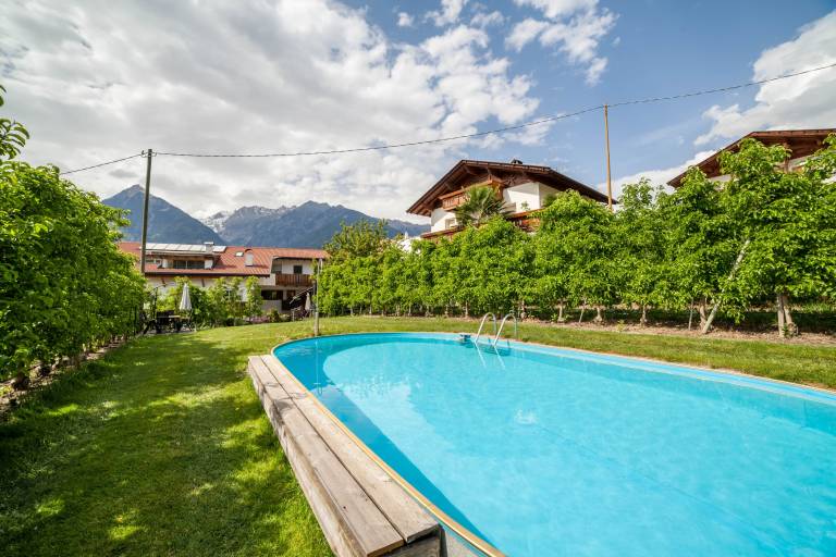 Rental apartment with pool | Mountain view in Schenna