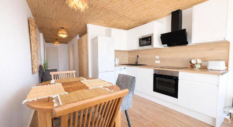 Holiday apartment with jacuzzi — photo 4
