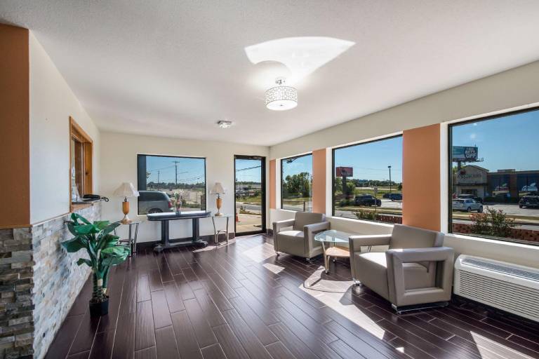 Americas Best Value Inn & Suites Harrisonville in Harrisonville, MO