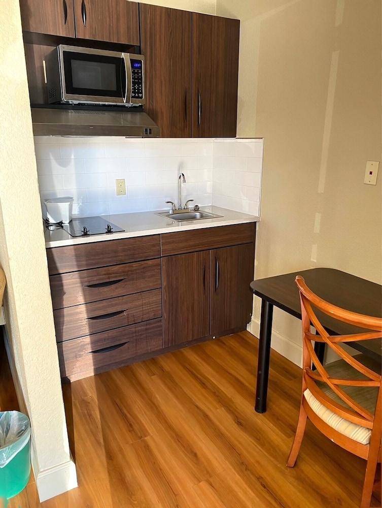 Stratford House Inn and Suites Temple — photo 4