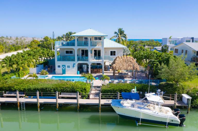 Florida Keys Vacation Rentals - Sleeps 14, 6 Beds, Boat Dock, Private Pool, Tiki in Marathon, FL