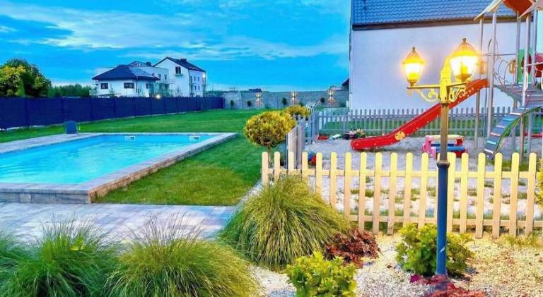 Lodge with sauna, pool & patio in Ustronie Morskie