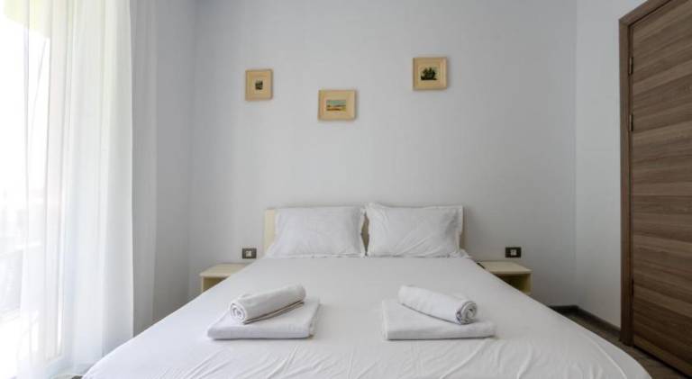 Serviced apartment with hot tub, pool & sauna in Constanta