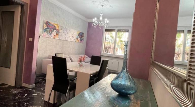 Rental apartment with 2 rooms for 5 persons in Lavagna