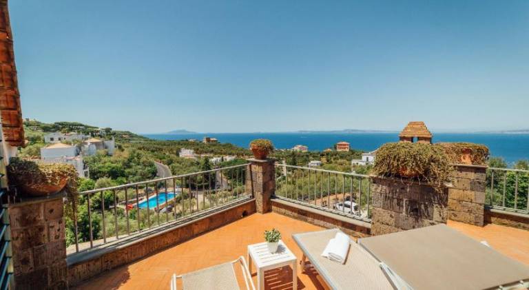 Villa with pool & hot tub | Pets are welcome — photo 4