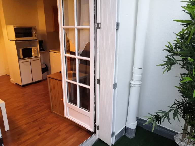 Furnished apartment with balcony - Pets allowed, WiFi — photo 4