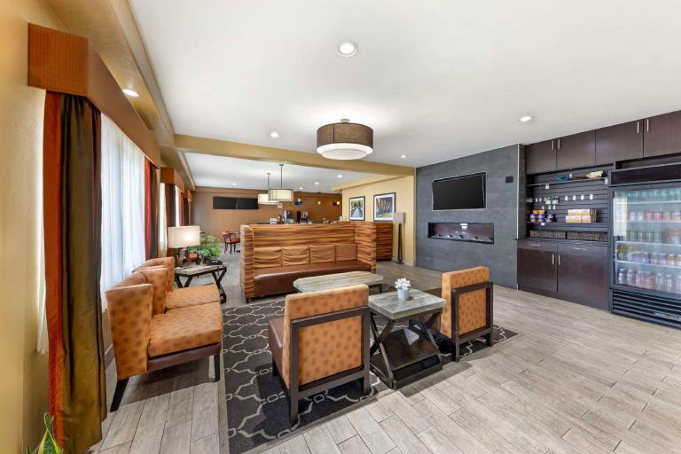 Best Western Greentree Inn & Suites — photo 2