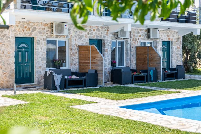 Gkountis Stone Apartment 3: Sea View, Shared Pool & Wi-Fi — photo 3