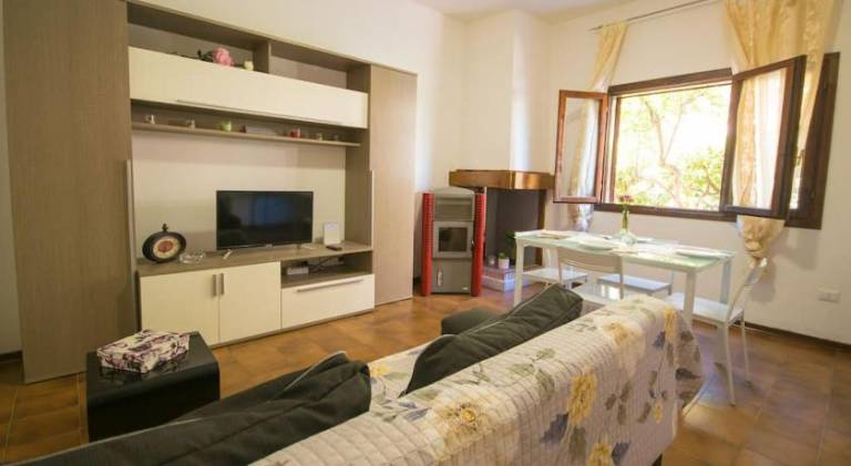 Rental apartment with garden — photo 2