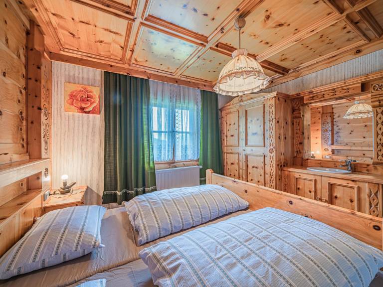 Chalet in the mountains with a beautiful view — photo 2