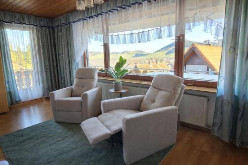 Apartment with yard & terrace in Seebach