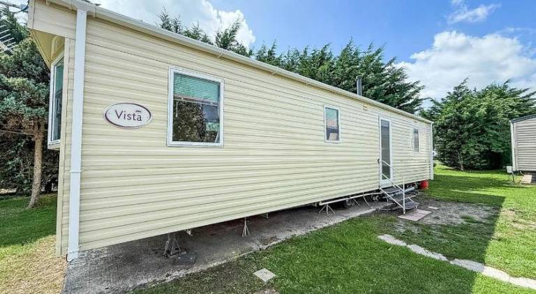 Cosy Dog Friendly Caravan, Near To Great Yarmouth In Norfolk Ref 10029Rp in Great Yarmouth