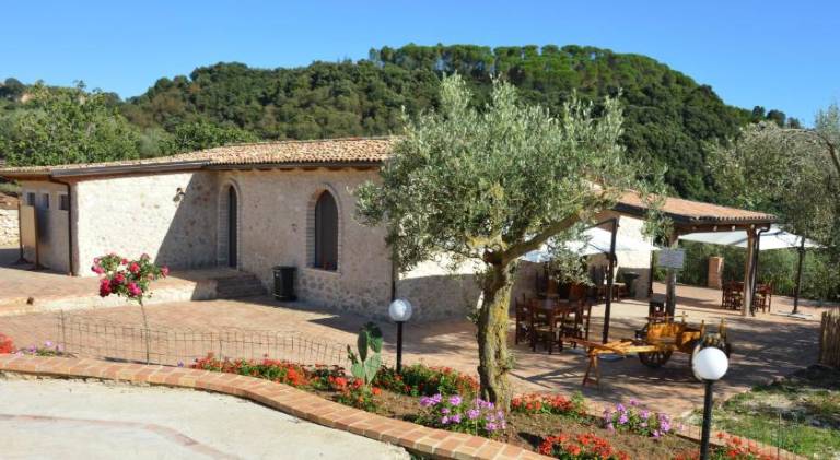 Farm with garden, barbecue & patio | Pets are welcome in Ricadi