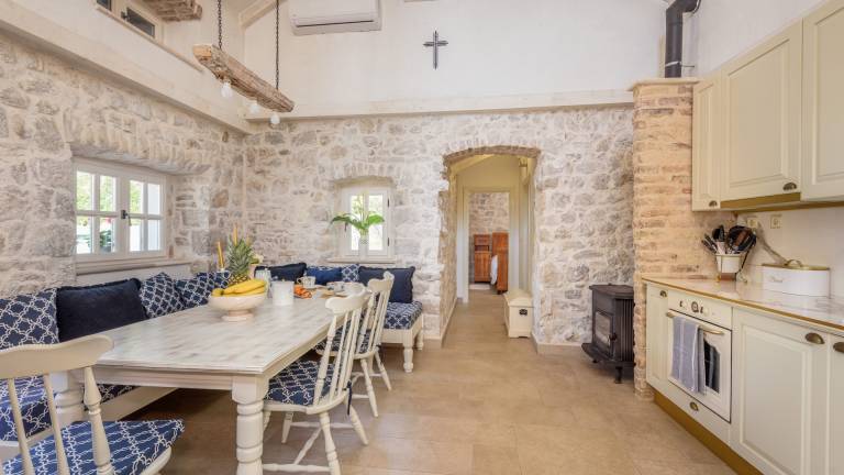 Fully equipped villa with yard, private pool & grill | Pets are welcome — photo 4