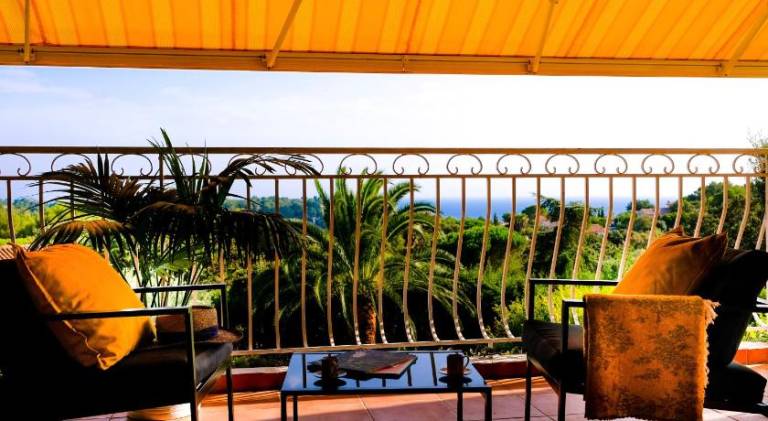 Fully equipped beautiful villa with yard, terrace & pool | Pet-friendly — photo 3