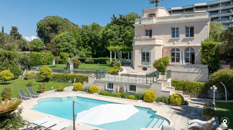 Villa with private pool, terrace & garden | Garden view — photo 4
