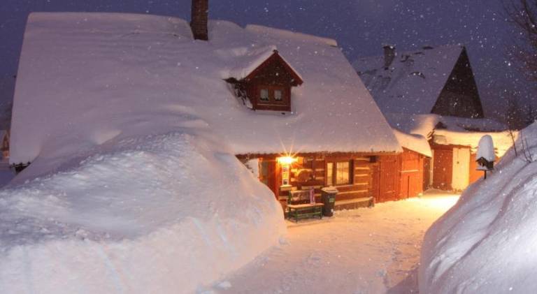 Chalet with 2 rooms for 8 persons in Harrachov
