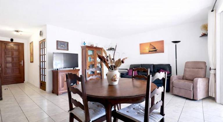 Vacation home with terrace — photo 5