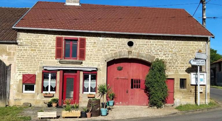 House with 3 rooms for 7 persons in Chaumont