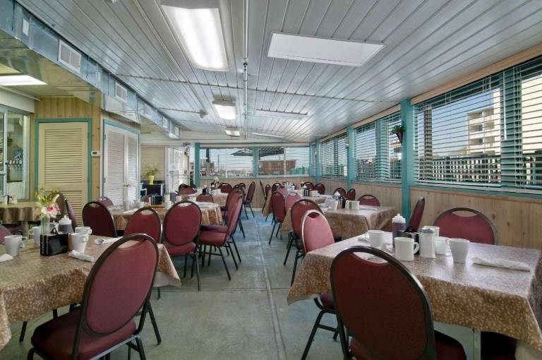 Howard Johnson by Wyndham Ocean City Oceanfront — photo 4