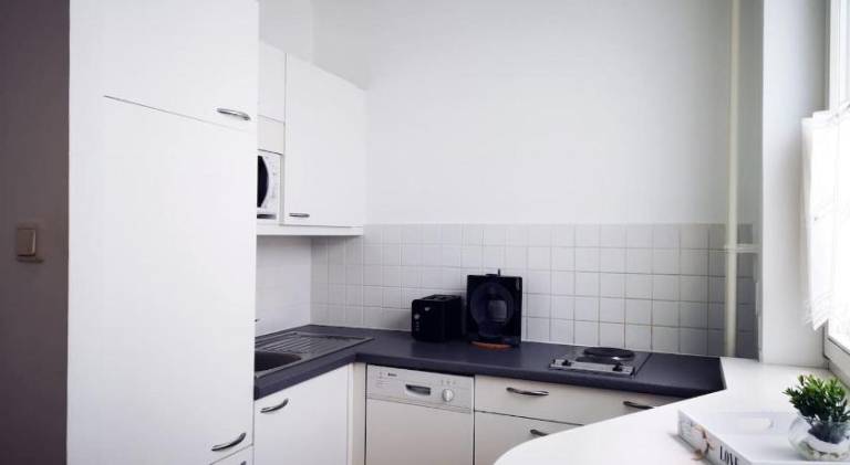 Central living - Stephansdom Apartments — photo 4