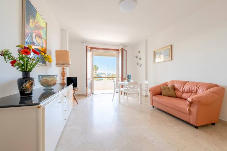 Holiday apartment with fast internet & terrace | Sea view | Close to the beach | Pet-friendly in Otranto