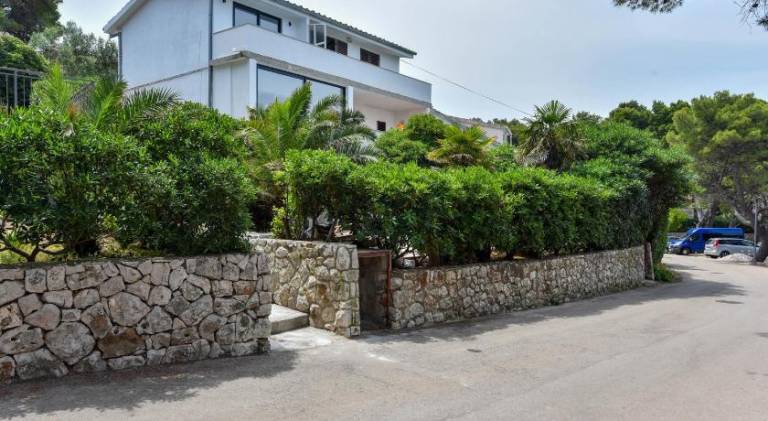 Lazaneo Seafront Apartments, Jelsa Hvar — photo 5