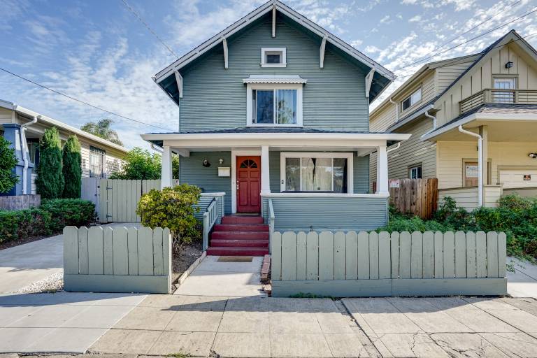 Oakland Group Retreat Historic Home Near Downtown