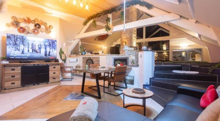 Rental apartment with pool, sauna & patio | Pets allowed — photo 3