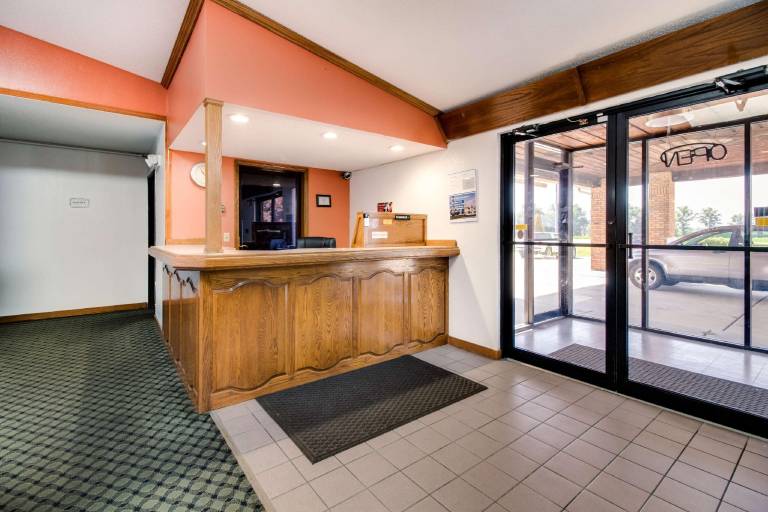 Motel 6 Marion, IL — photo 5