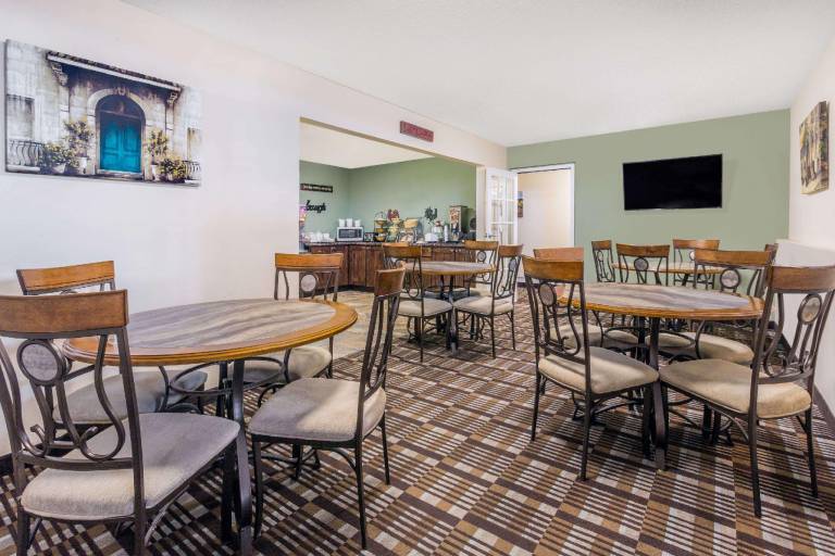 Travelodge by Wyndham Loveland/Fort Collins Area — photo 3