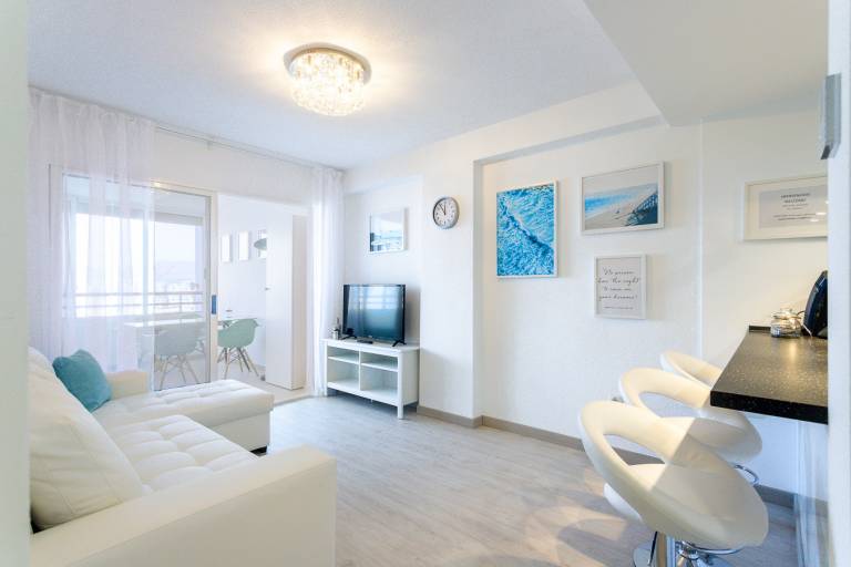 Apartment with pool | Water view — photo 2