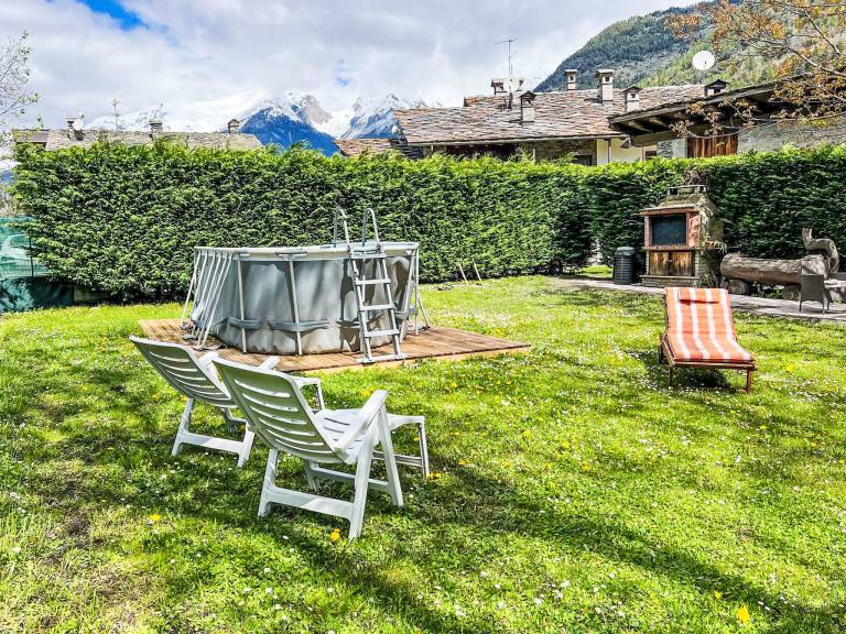Holiday apartment with barbecue, private pool & garden — photo 2