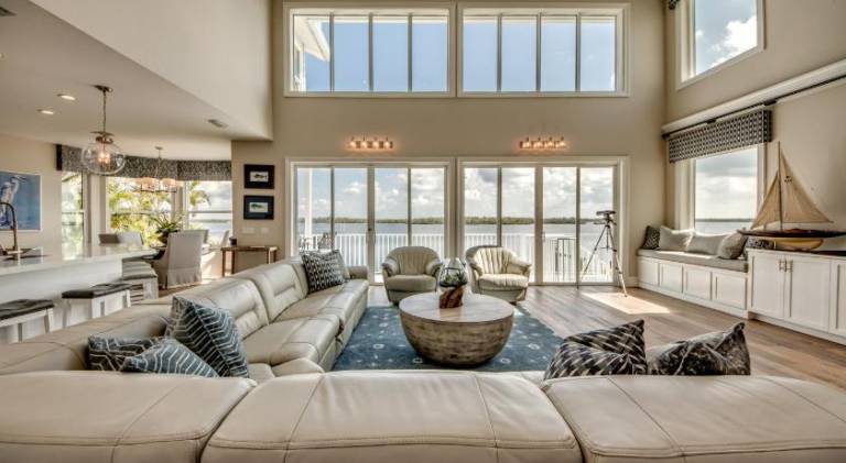 Vacation home with pool | Pets are welcome — photo 3