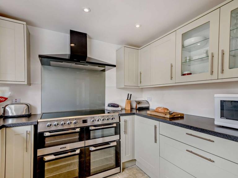 Fully equipped pleasant cottage with garden | Pets are welcome — photo 3