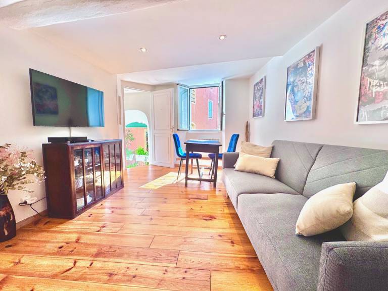 Holiday apartment | Next to Castle Hill in Thiers