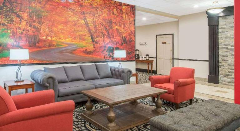 Ramada By Wyndham Cumberland Downtown — photo 3