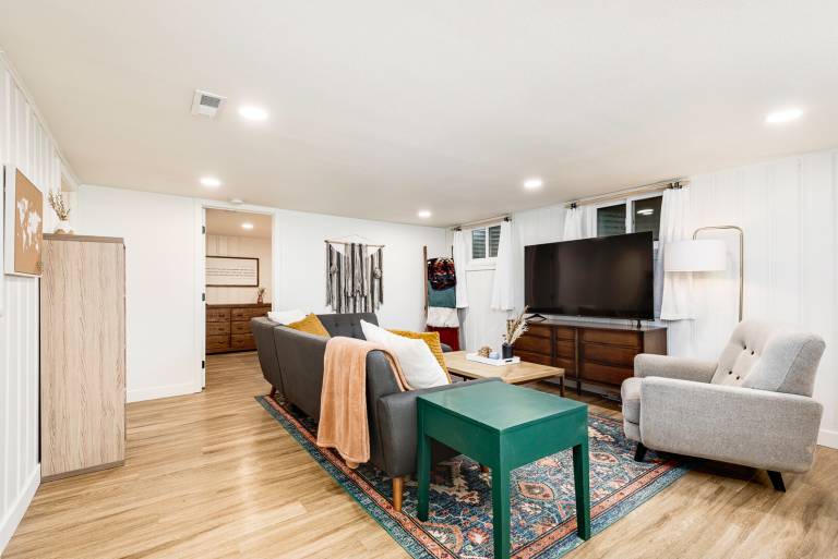 Fully Furnished 3-BR Basement Unit in Platt Park — photo 2