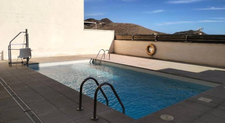 Apartment with pool — photo 3