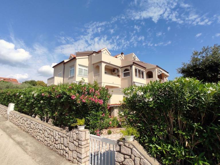 Apartma  Šimuni
