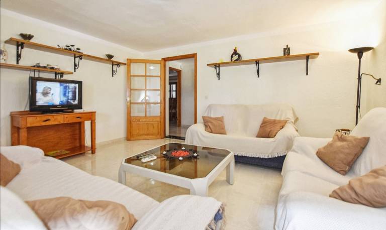 Fully equipped vacation home with BBQ, private pool & garden | Pets are welcome — photo 5