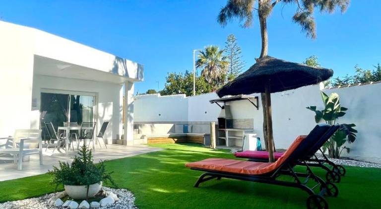 Chalet with pool — photo 5