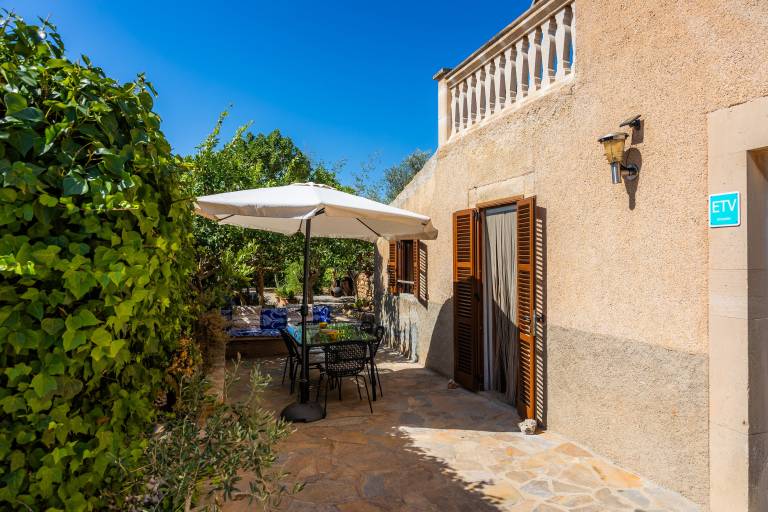Country House 'Can Hostalet' with Private Terrace, Wi-Fi and Air Conditioning — photo 2