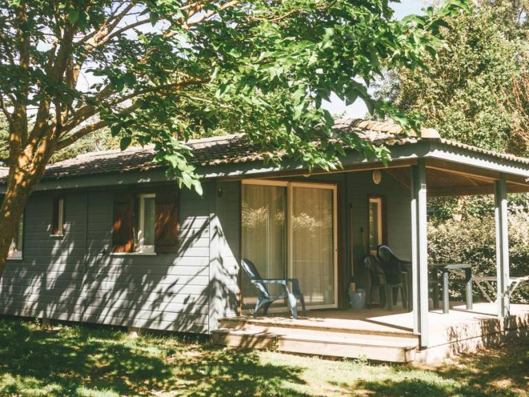 Chalet with patio & heated pool | Beach nearby | Pet-friendly — photo 4